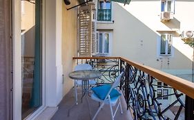 Julia Apartments